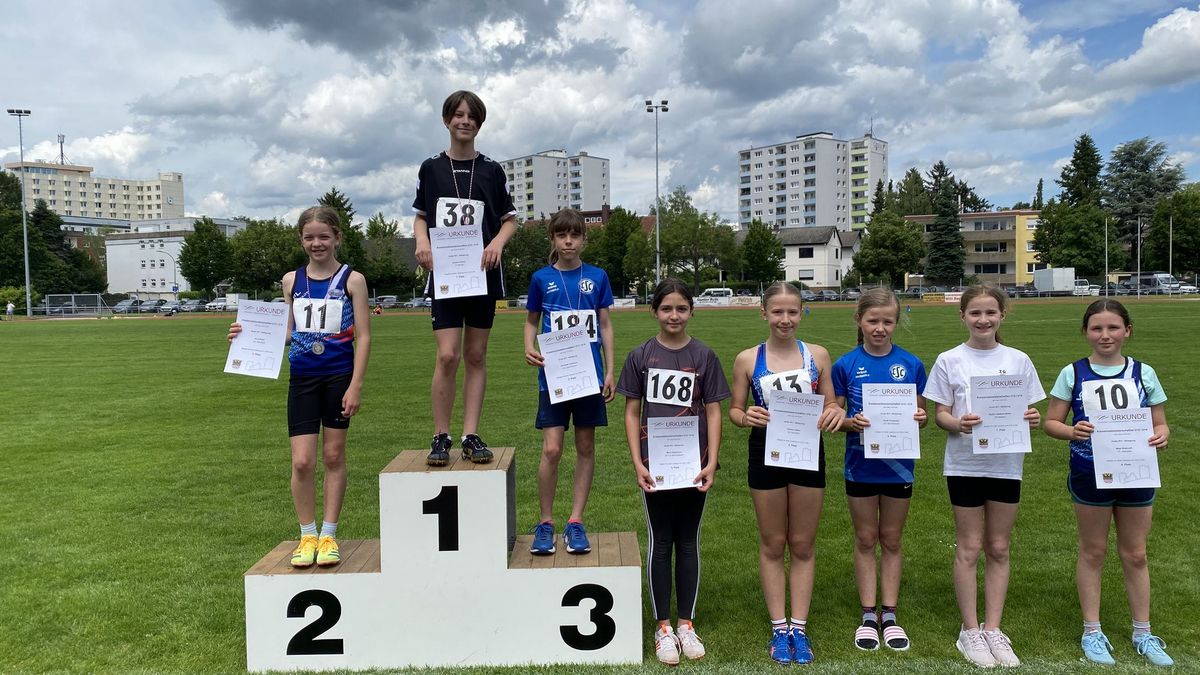 W11, Weitsprung (v.l.): Ina Kreuter (Altenstadt), Helene Herbert (Rendel), Charlotte Hartmann (Bad Nauheim).