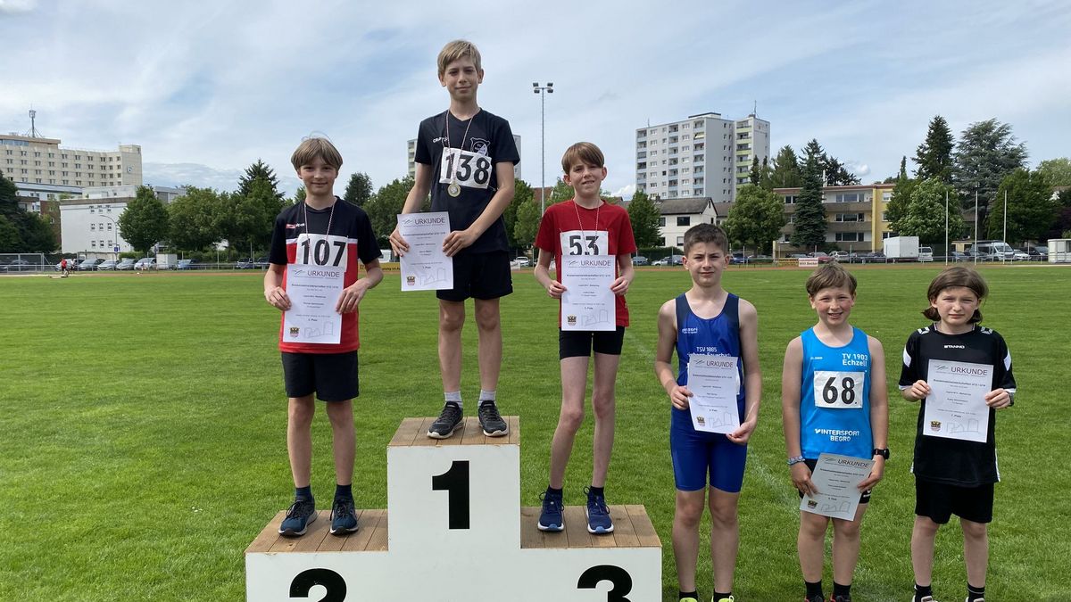 M12, Weitsprung (v.l.): Florian Stollenmaier (Assenheim), Simon Welch (Melbach), Joshua Best (Nieder-Weisel).