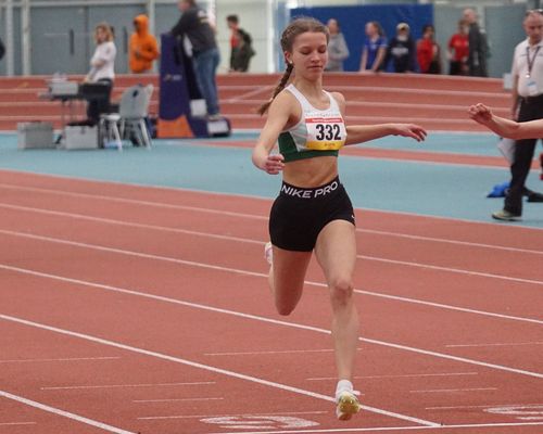 Hessische Hallen-Meisterschaften der U20 und U16 – Emma Röhrdanz ist Hessenmeisterin im Hochsprung der W14 - 