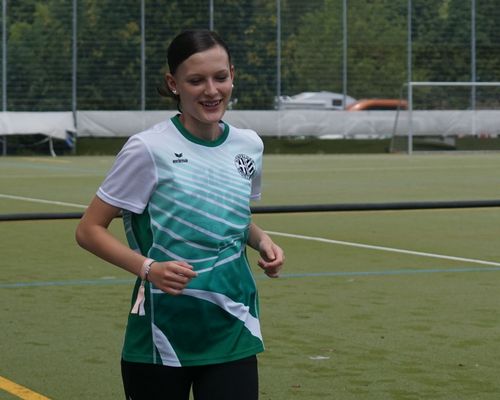 Deutschen Meisterschaften der Jugend U16 – Die letzte Hürde wird zum Spielverderber, Greta Lucia Ritz vom Hünfelder SV über 300m Hürden im Pech