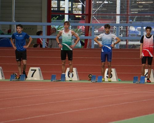 Start der Hallensaison für die Hünfelder Leichtathleten in Erfurt – Darian Ave sprintet auf Platz „10“ der Deutschen Bestenliste