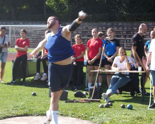 Duo überzeugt in Hofgeismar mit Dreifachsieg