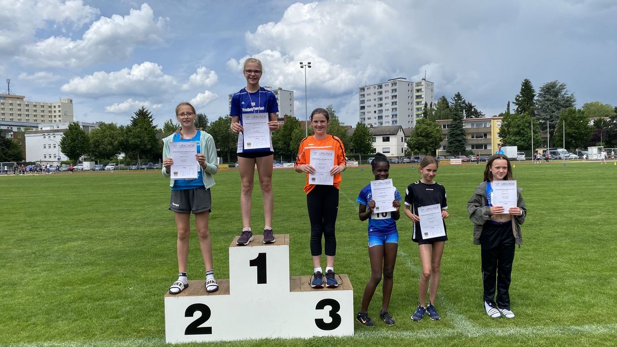 W12, 75 Meter (v.l.): Hanna Wolf (Echzell), Paula Baldauf (Friedberg-Fauerbach), Amelie Lohse (Assenheim).